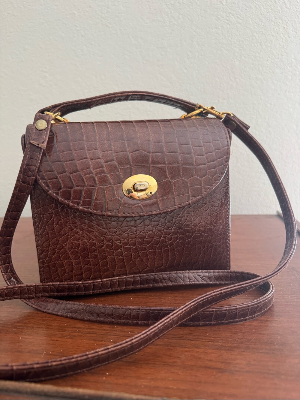 Vintage Tianni Brown Croc Embossed Shoulder Bag